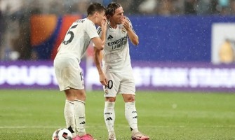 Modrić predaje dres misterioznom čovjeku